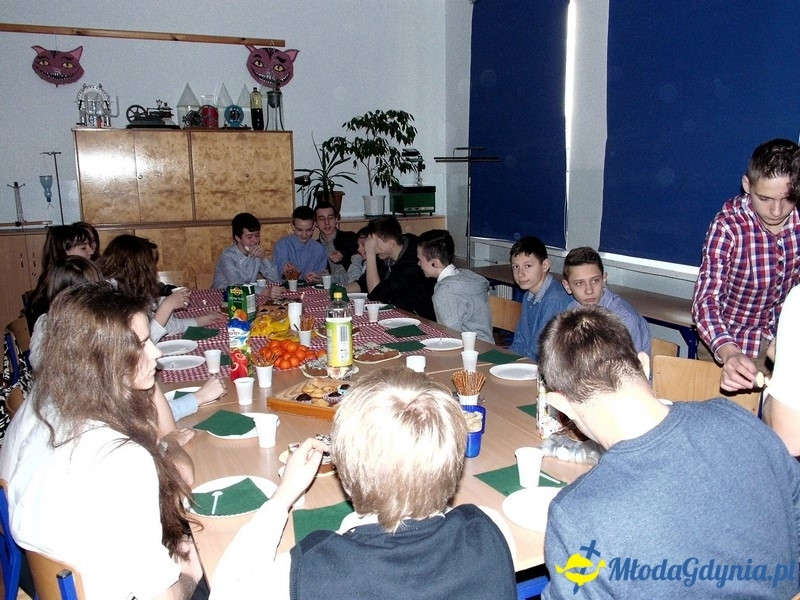 G 10 - Wigilie Klasowe i Wigilia dla nauczycieli i pracowników szkoły