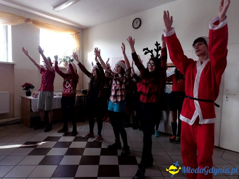 G 10 - Wigilie Klasowe i Wigilia dla nauczycieli i pracowników szkoły