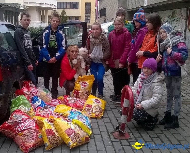 ŁAJBA - W dzień Wigilii - idziemy z darami do Ciapkowa