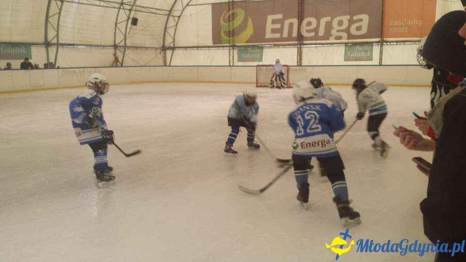 VI Nieoficjalne Mistrzostwa Pomorza w Mini Hokeju - Niedźwiadki na drugim miejscu