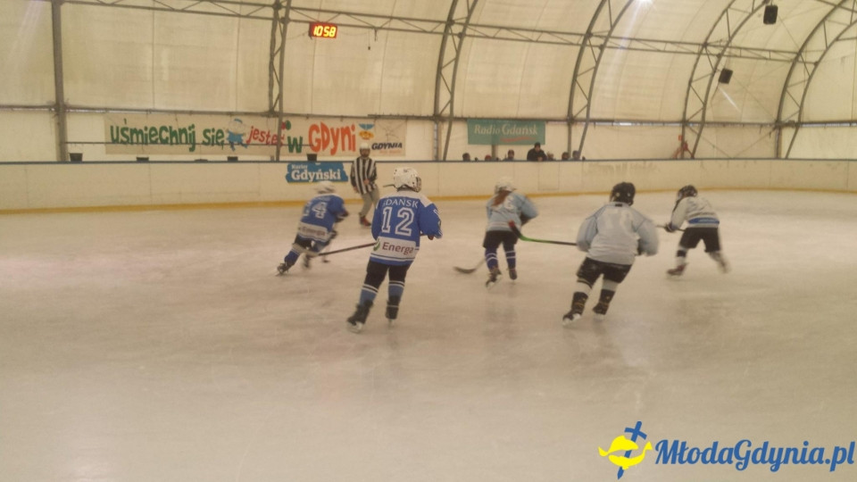 VI Nieoficjalne Mistrzostwa Pomorza w Mini Hokeju - Niedźwiadki na drugim miejscu