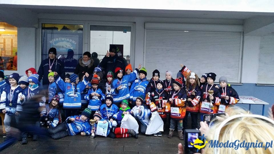 VI Nieoficjalne Mistrzostwa Pomorza w Mini Hokeju - Niedźwiadki na drugim miejscu