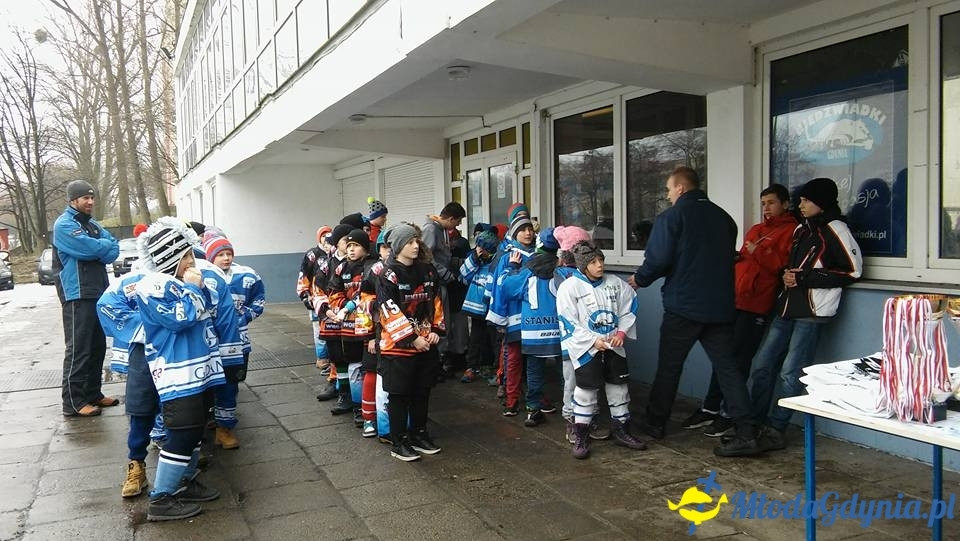 VI Nieoficjalne Mistrzostwa Pomorza w Mini Hokeju - Niedźwiadki na drugim miejscu