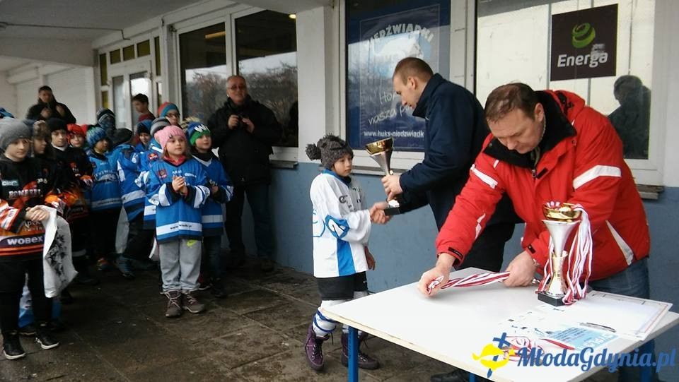 VI Nieoficjalne Mistrzostwa Pomorza w Mini Hokeju - Niedźwiadki na drugim miejscu