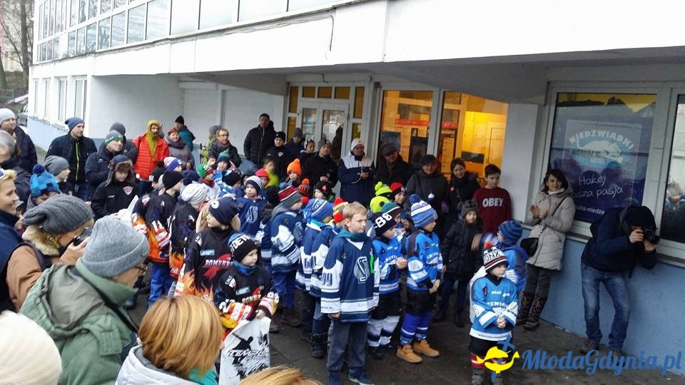 VI Nieoficjalne Mistrzostwa Pomorza w Mini Hokeju - Niedźwiadki na drugim miejscu