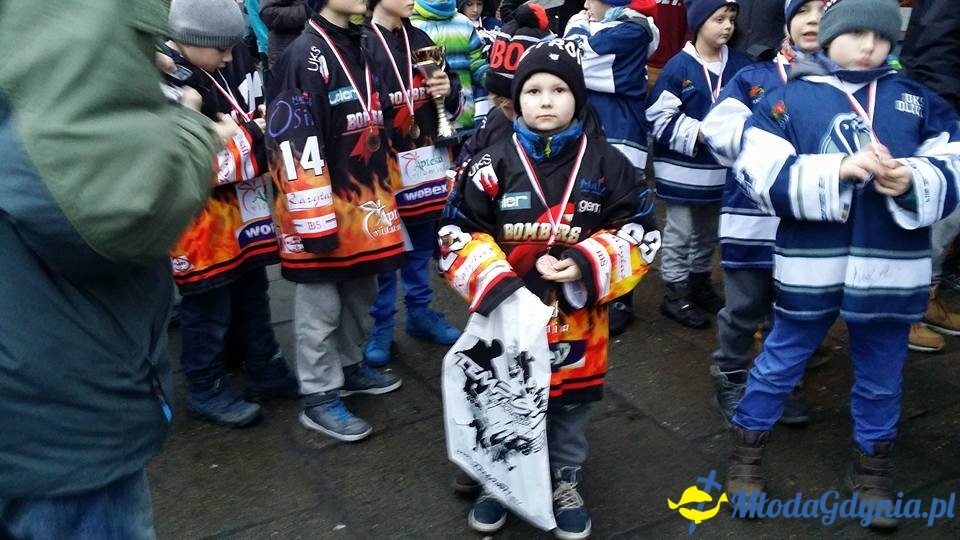 VI Nieoficjalne Mistrzostwa Pomorza w Mini Hokeju - Niedźwiadki na drugim miejscu