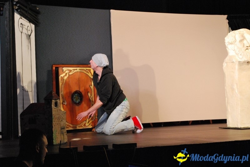 Od Grecji do graffiti - przedstawienie w sali portu