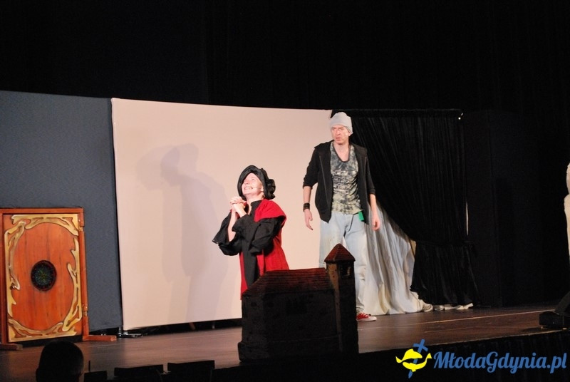 Od Grecji do graffiti - przedstawienie w sali portu