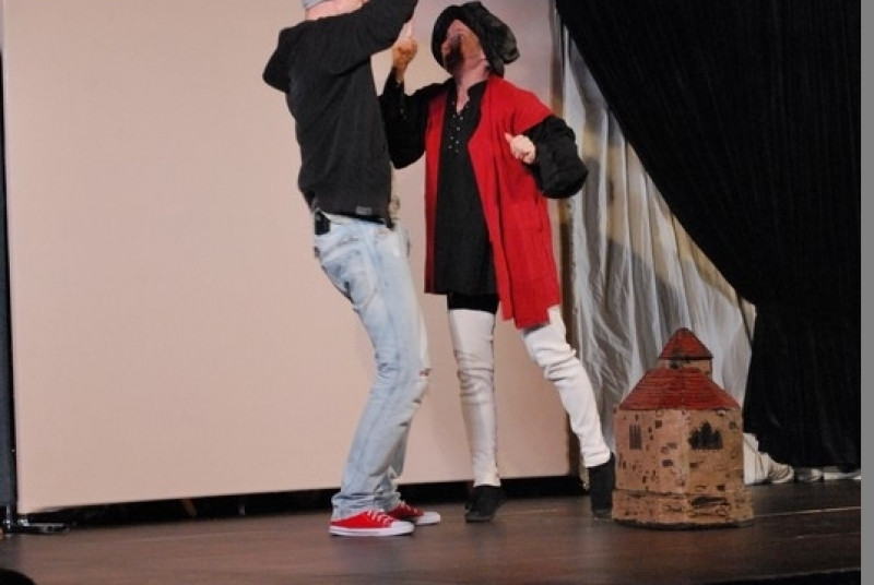 Od Grecji do graffiti - przedstawienie w sali portu