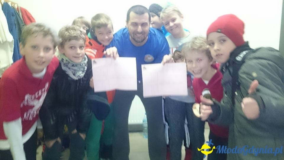 Sharks 2005 wygrywa z Asseco derby Gdyni