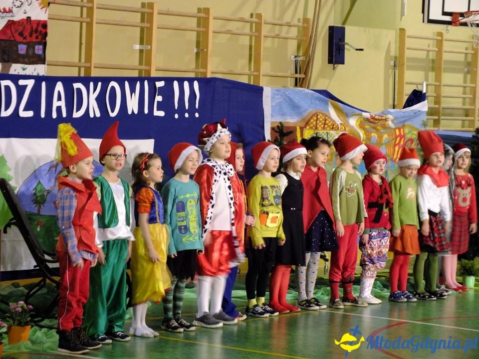 DZIEŃ BABCI I DZIADKA w SP w Pogórzu