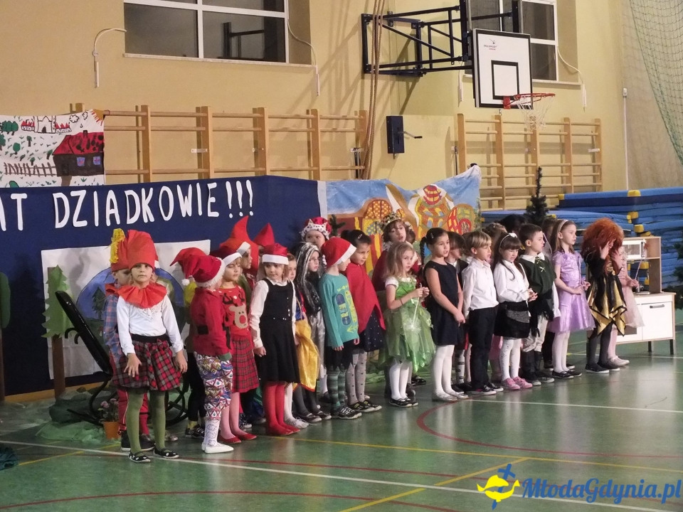 DZIEŃ BABCI I DZIADKA w SP w Pogórzu