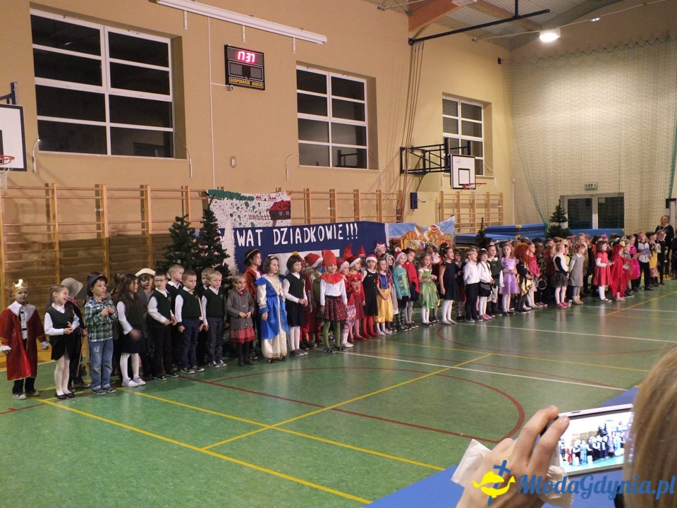 DZIEŃ BABCI I DZIADKA w SP w Pogórzu