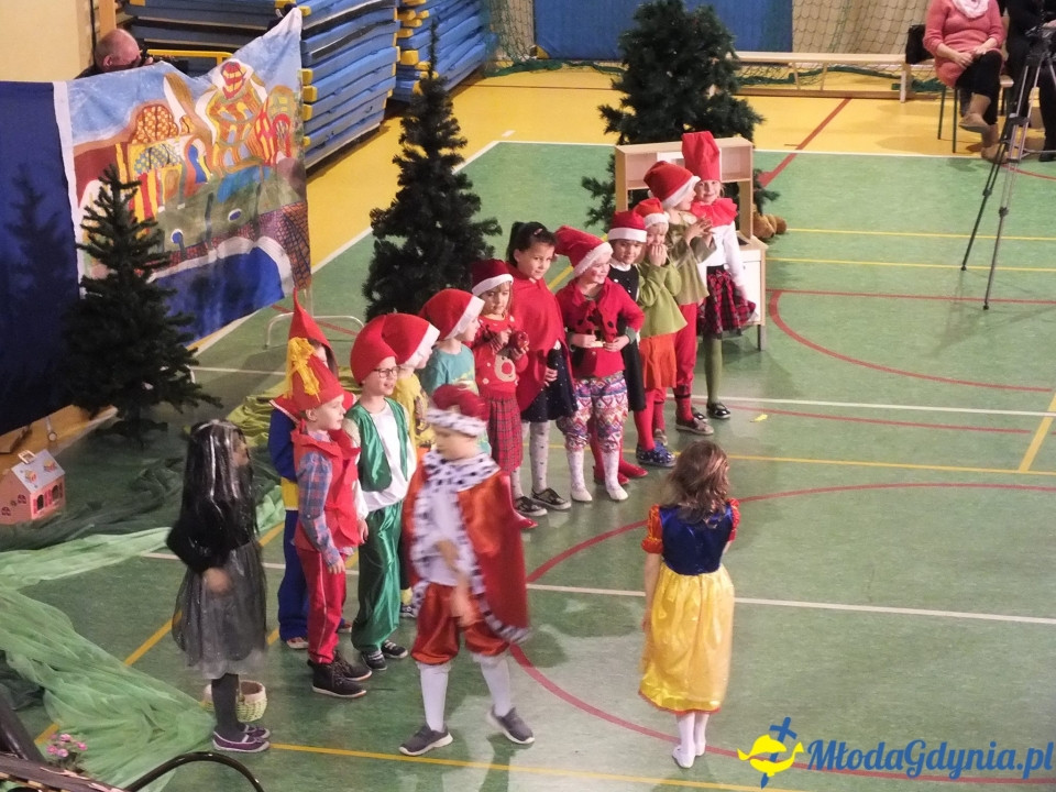 DZIEŃ BABCI I DZIADKA w SP w Pogórzu