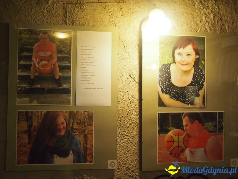 Kawaleria Dam - pierwsza wystawa w Caffe Anioł