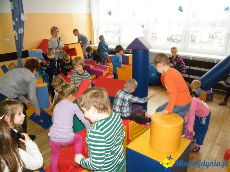 ZS 11 -  dzieci z Przedszkola nr 49 na przedstawieniu