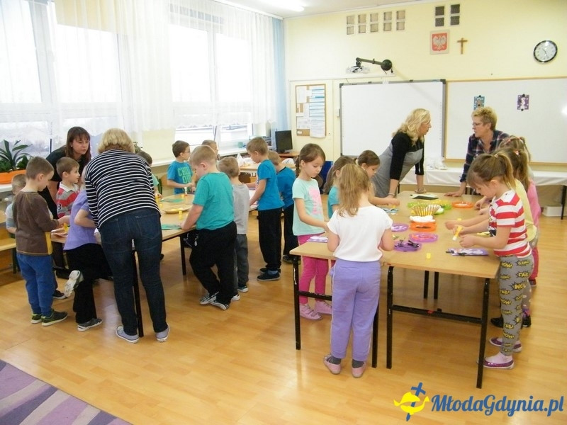 ZS 11 -  dzieci z Przedszkola nr 49 na przedstawieniu