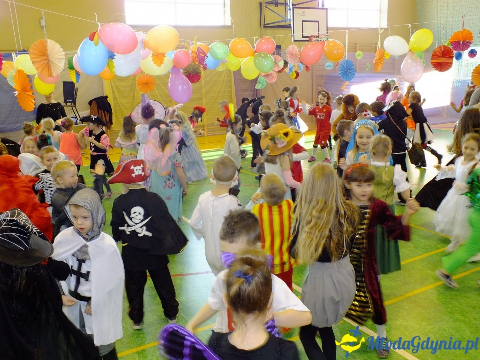 SP w Pogórzu - BAWIMY SIĘ NA BALU
