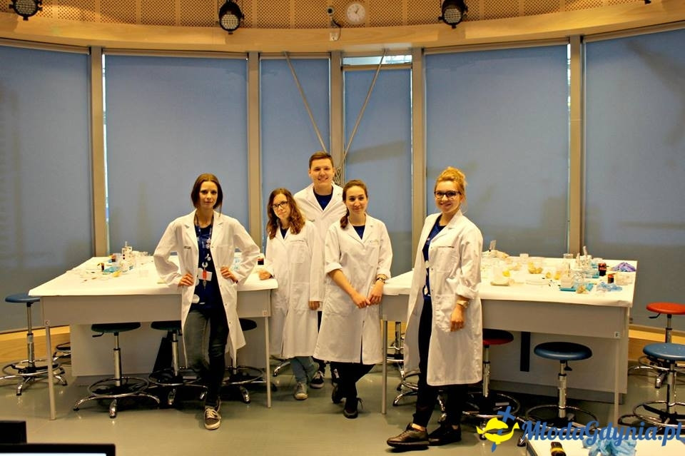 CN Experyment - CHEMIA POD NAPIĘCIEM - skąd bierze się w niej prąd