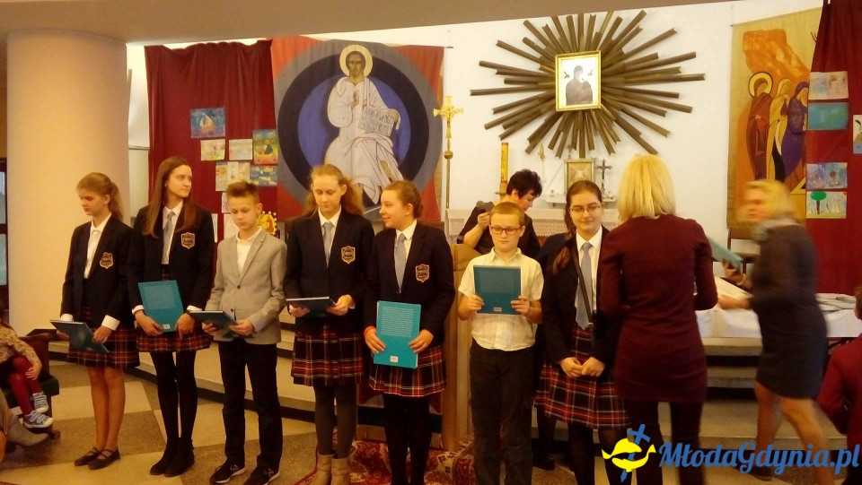 Z nagrodami od Św. Mateusza