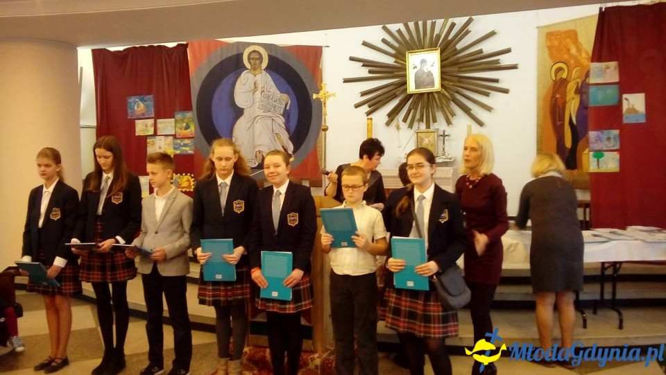 Z nagrodami od Św. Mateusza