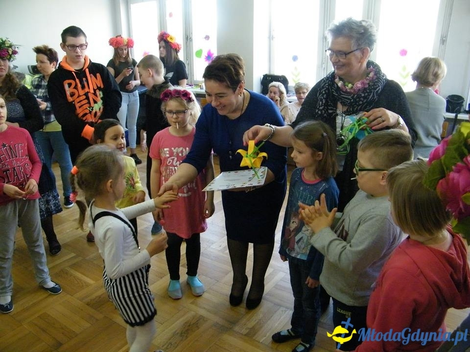Przedszkole 47 w ZS 11 - Wokół nas wiosna, piękna i radosna