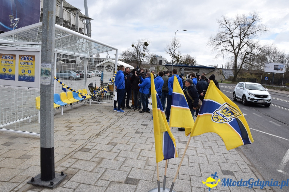 Przystanek w kształcie bramki - Stadion Miejski