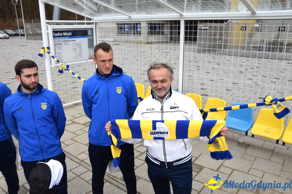 Przystanek w kształcie bramki - Stadion Miejski