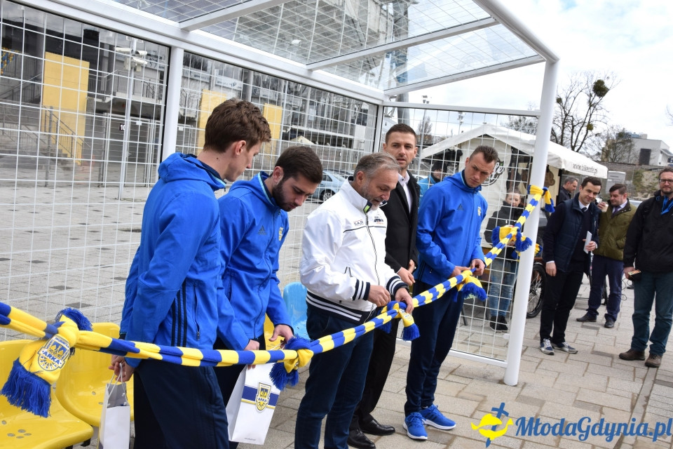 Przystanek w kształcie bramki - Stadion Miejski