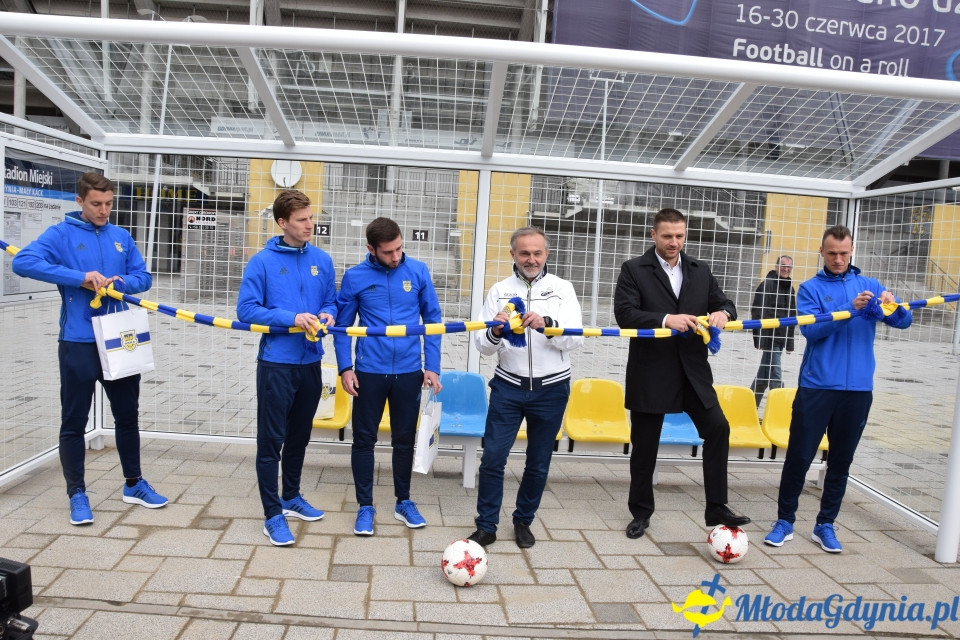 Przystanek w kształcie bramki - Stadion Miejski