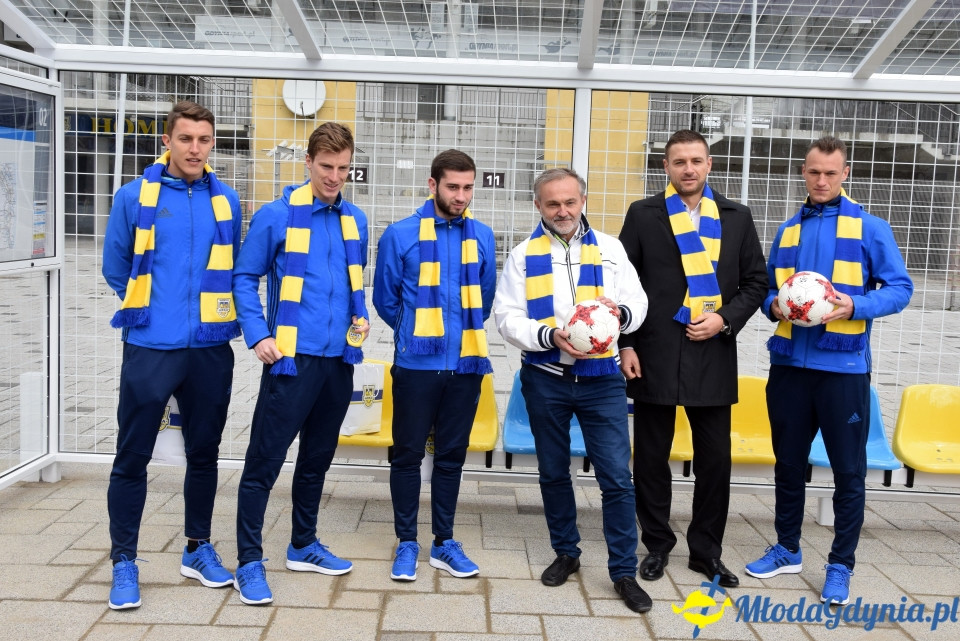 Przystanek w kształcie bramki - Stadion Miejski