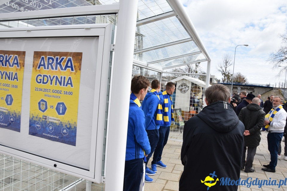 Przystanek w kształcie bramki - Stadion Miejski