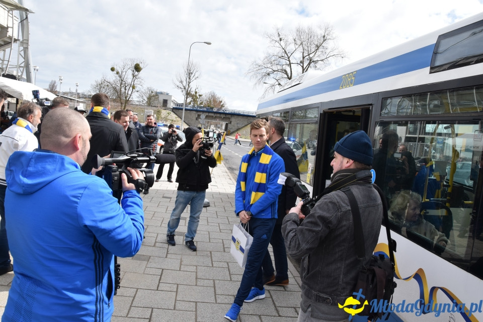 Przystanek w kształcie bramki - Stadion Miejski