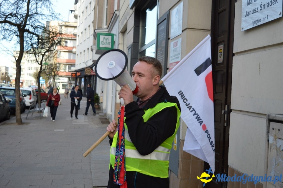 Protest przed siedzibą PiS