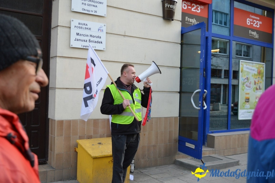 Protest przed siedzibą PiS