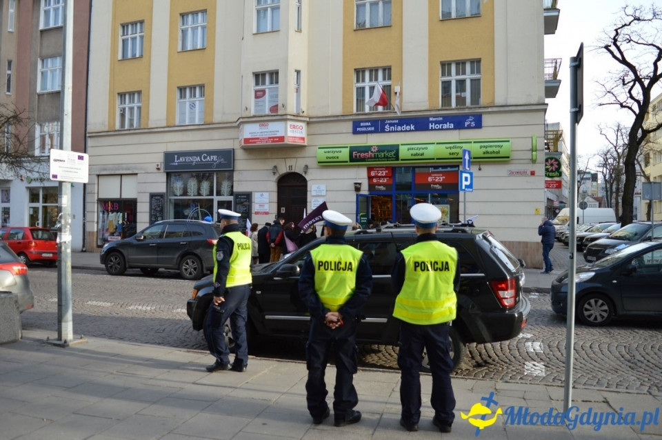 Protest przed siedzibą PiS