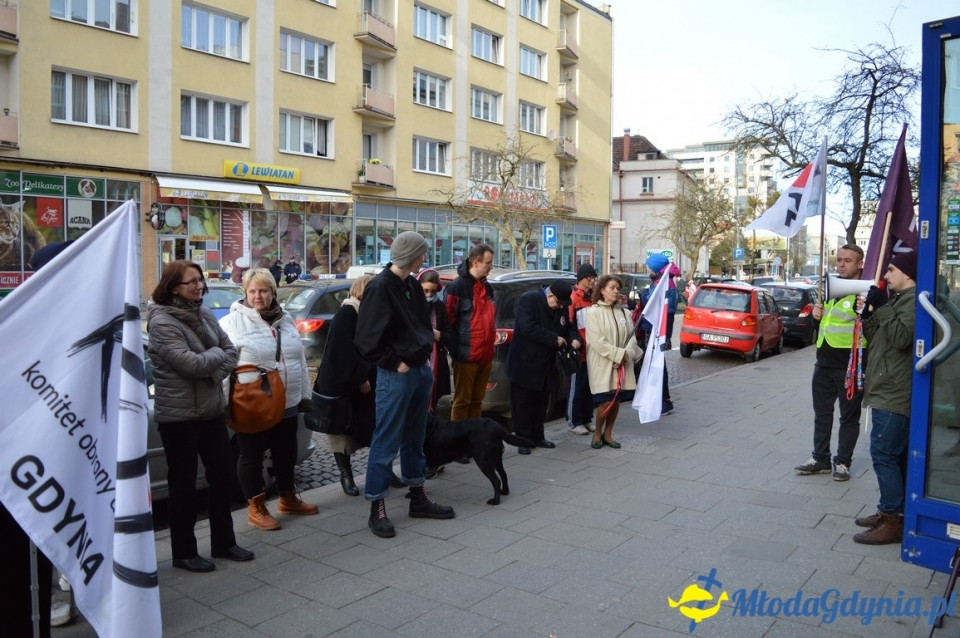 Protest przed siedzibą PiS