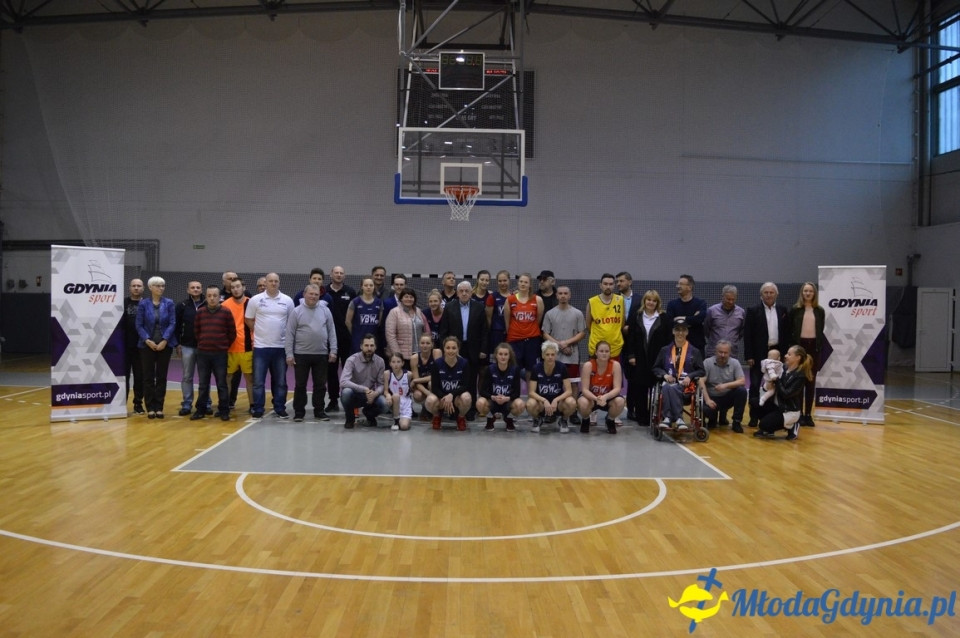 Basket Gdynia vs klub kibica