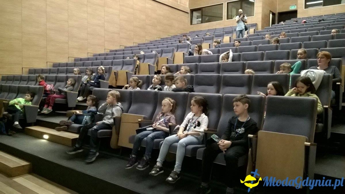 UMO AMW - Grupa młodsza - zajęcia 4 - Oczyszczamy świat ze śmieci