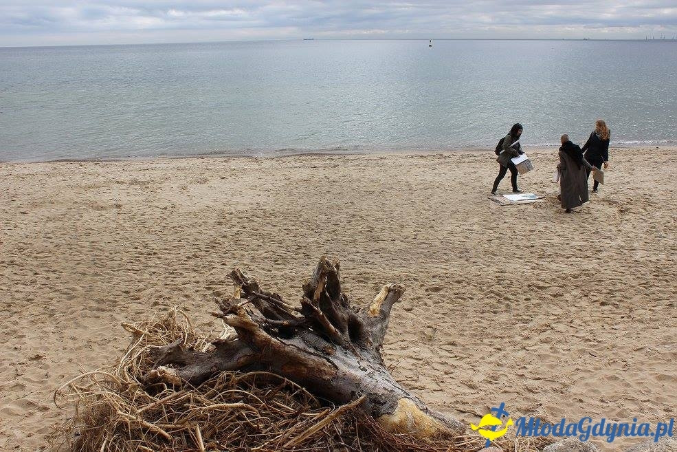 Plener z prof. Piotrem C. Kowalskim 6-7.04.17 - Malowanie morza z poziomu morza