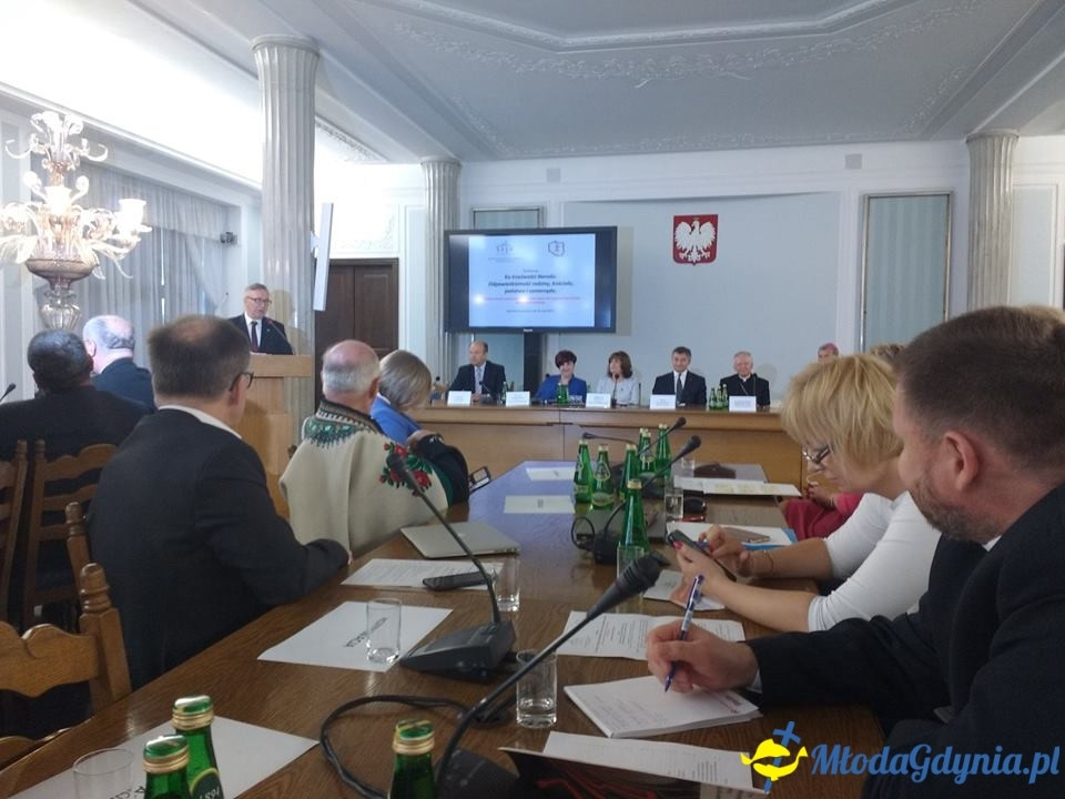 Ku trzeźwości Narodu. Odpowiedzialność rodziny, Kościoła, państwa i samorządu - konferencja w Sejmie