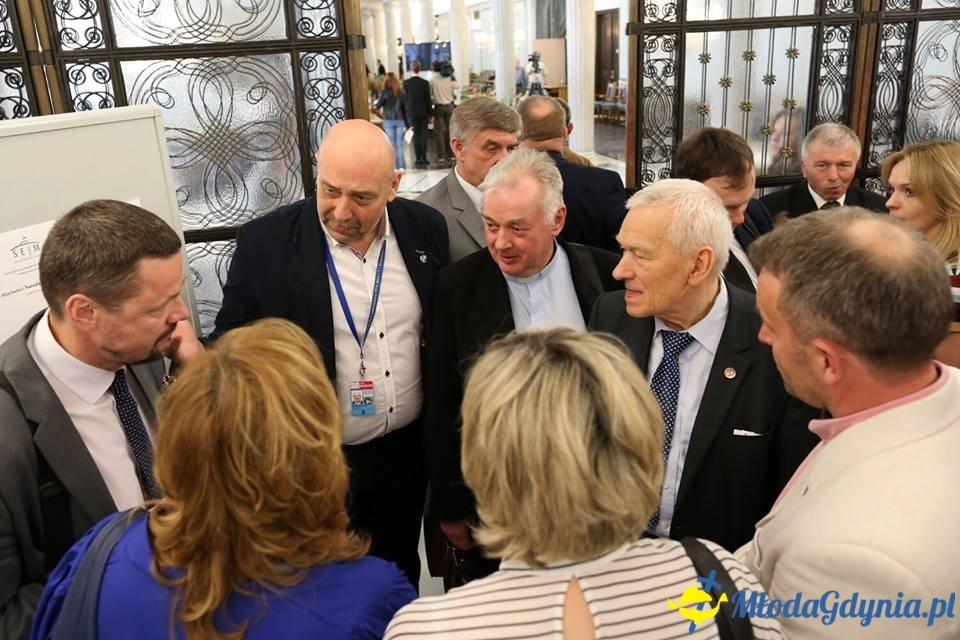 Ku trzeźwości Narodu. Odpowiedzialność rodziny, Kościoła, państwa i samorządu - konferencja w Sejmie