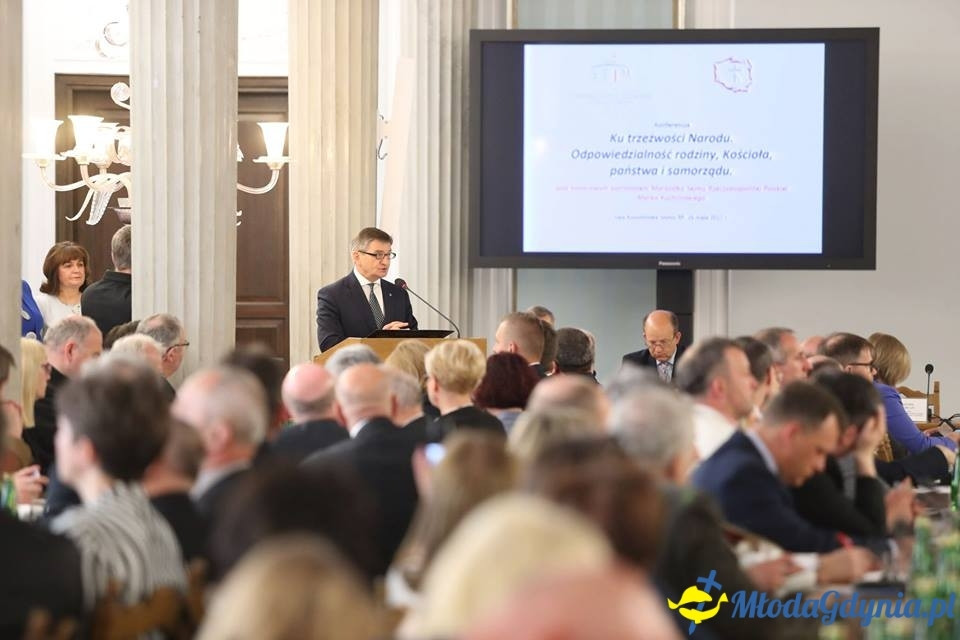 Ku trzeźwości Narodu. Odpowiedzialność rodziny, Kościoła, państwa i samorządu - konferencja w Sejmie