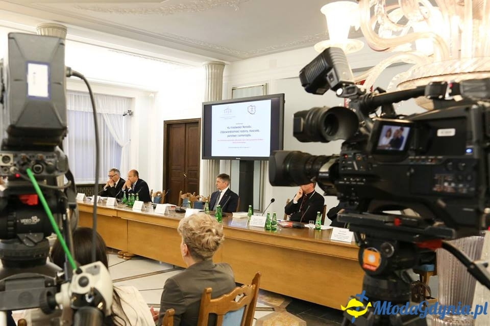 Ku trzeźwości Narodu. Odpowiedzialność rodziny, Kościoła, państwa i samorządu - konferencja w Sejmie