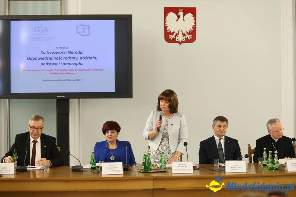 Ku trzeźwości Narodu. Odpowiedzialność rodziny, Kościoła, państwa i samorządu - konferencja w Sejmie
