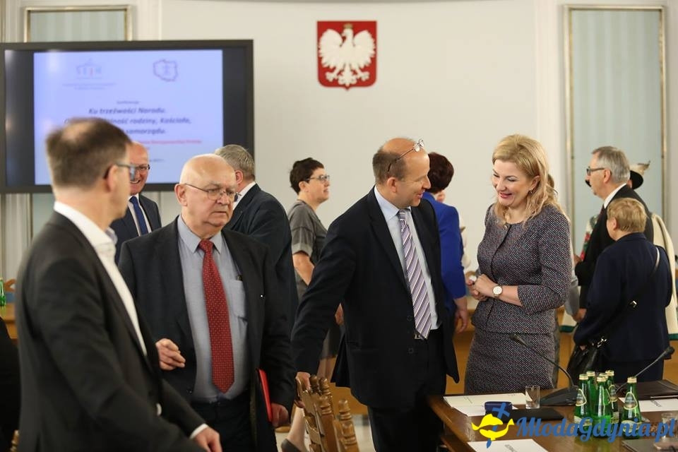 Ku trzeźwości Narodu. Odpowiedzialność rodziny, Kościoła, państwa i samorządu - konferencja w Sejmie
