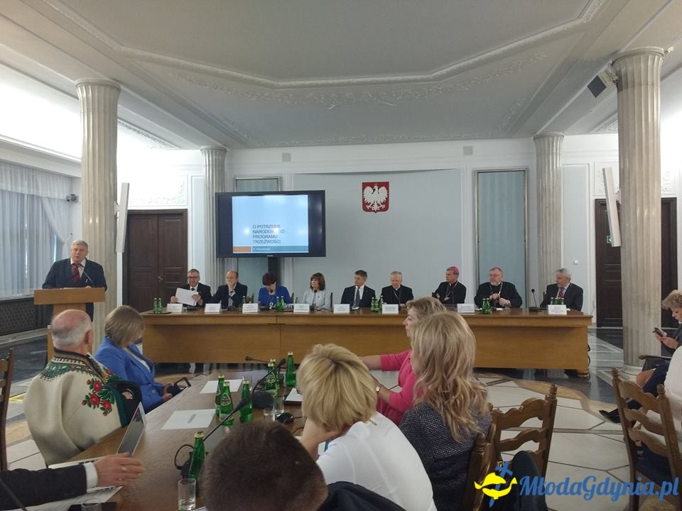 Ku trzeźwości Narodu. Odpowiedzialność rodziny, Kościoła, państwa i samorządu - konferencja w Sejmie