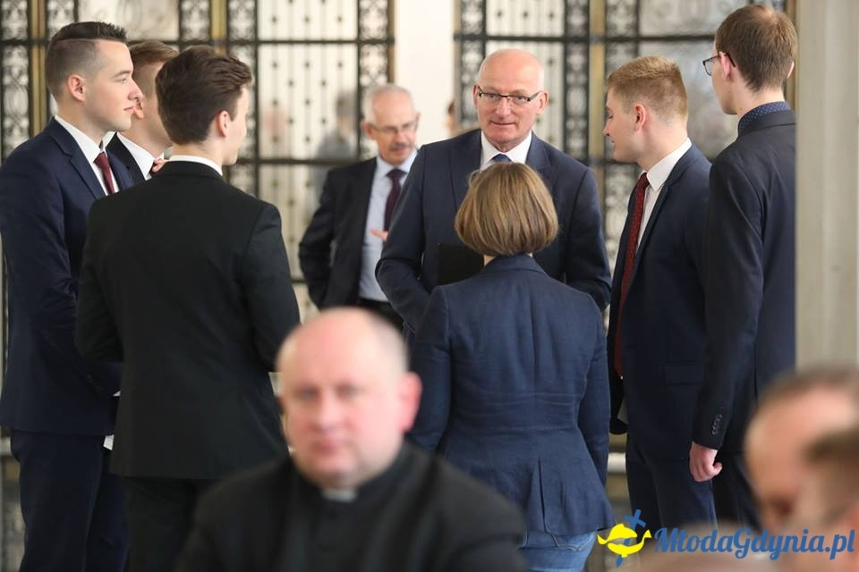 Ku trzeźwości Narodu. Odpowiedzialność rodziny, Kościoła, państwa i samorządu - konferencja w Sejmie