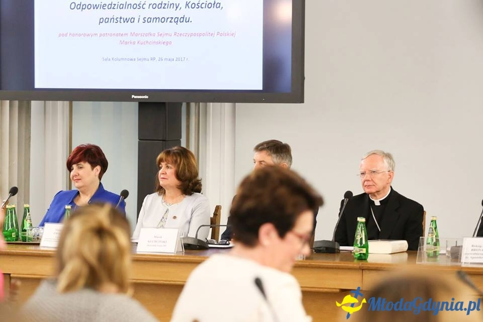 Ku trzeźwości Narodu. Odpowiedzialność rodziny, Kościoła, państwa i samorządu - konferencja w Sejmie
