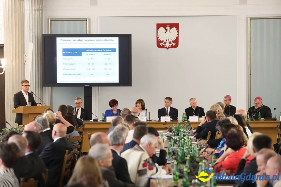 Ku trzeźwości Narodu. Odpowiedzialność rodziny, Kościoła, państwa i samorządu - konferencja w Sejmie